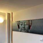 Buddha\'S Clubhouse - Relax Room With Free Parking And Breakfast